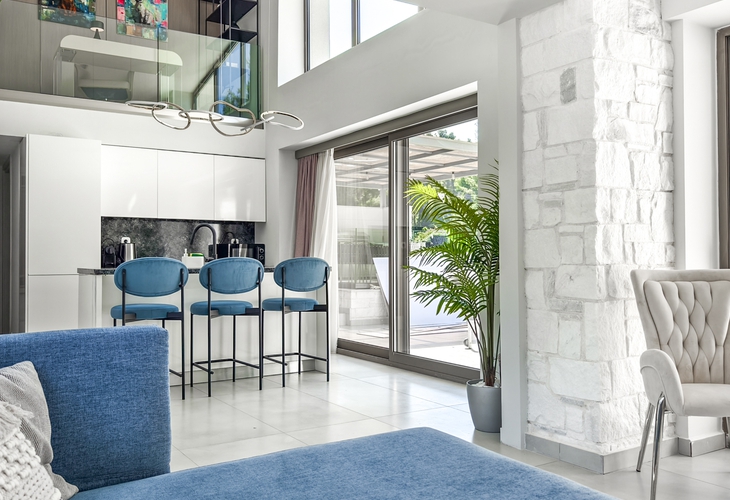 Room: 5 | Living room